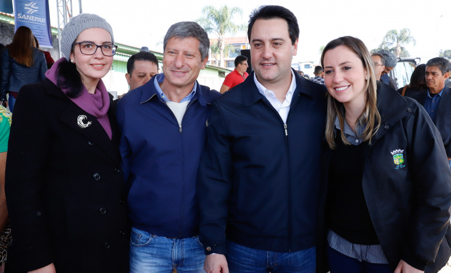 Pinhais, na Região Metropolitana de Curitiba, vai investir em construção de calçadas, compra de maquinários e reparos em escolas. O montante soma R$ 5,5 milhões e inbclui, também, a ampliação do sistema de abastecimento de água. Nesta sexta-feira (16), o governador Carlos Massa Ratinho Junior confirmou o pacote de investimento no município e destacou outras ações do Estado na Grande Curitiba.