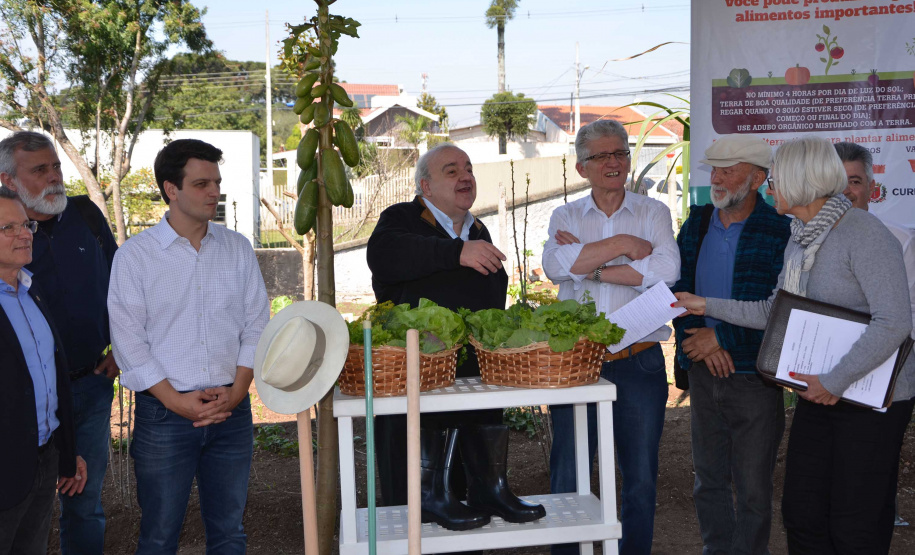 O trabalho de revitalização da Horta Comunitária Visitação, no Bairro Boqueirão, em Curitiba, foi inaugurado nesta sexta-feira (16)