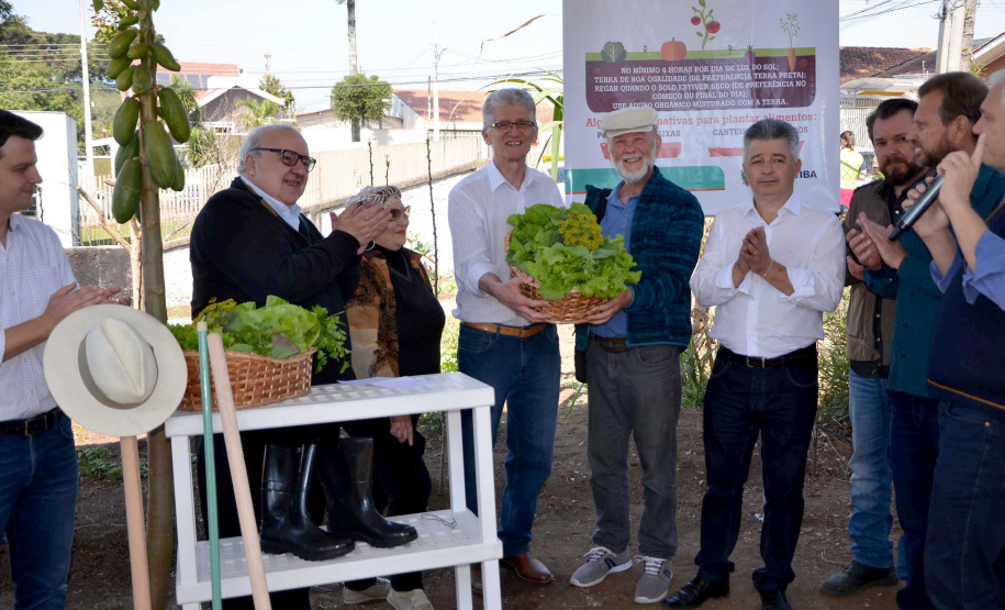 O trabalho de revitalização da Horta Comunitária Visitação, no Bairro Boqueirão, em Curitiba, foi inaugurado nesta sexta-feira (16)