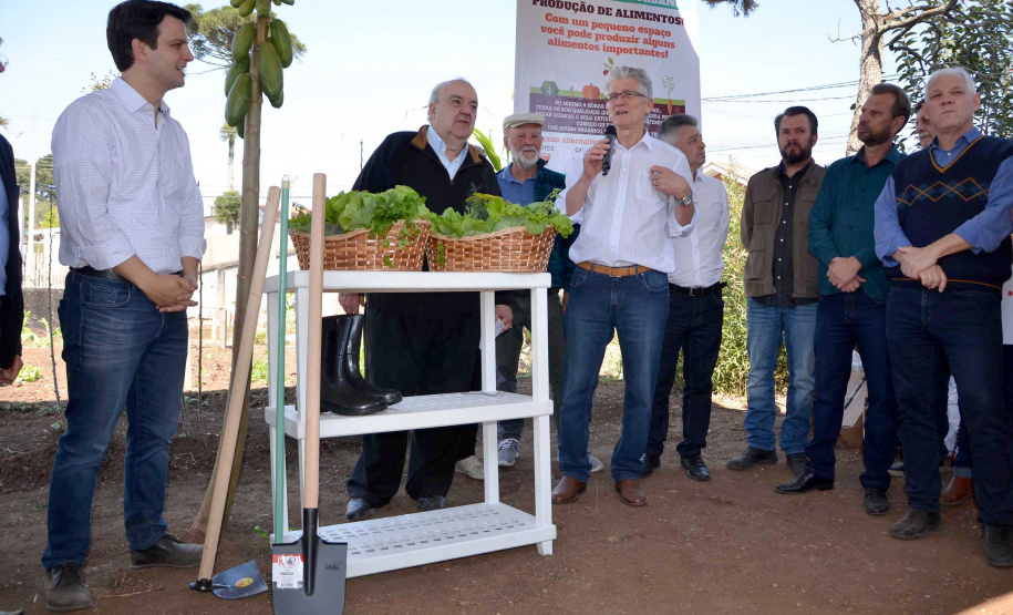 O trabalho de revitalização da Horta Comunitária Visitação, no Bairro Boqueirão, em Curitiba, foi inaugurado nesta sexta-feira (16)