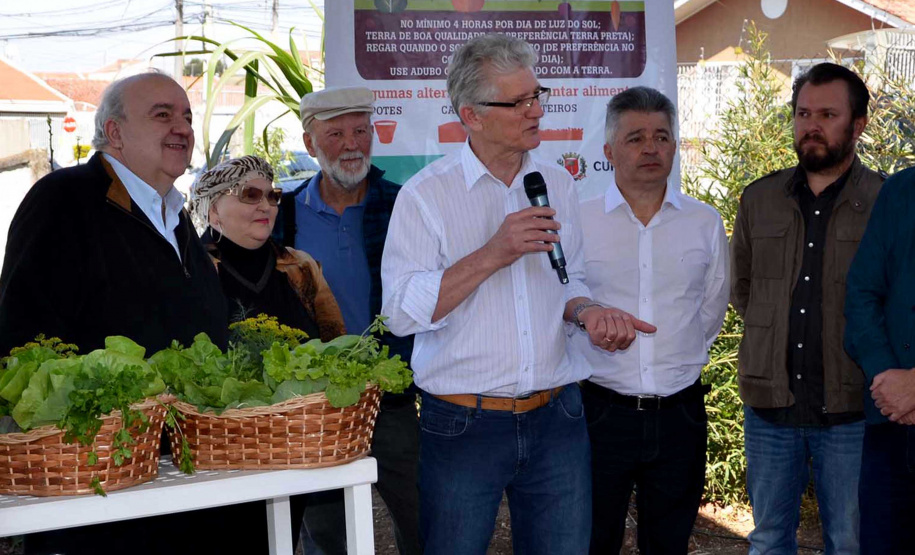 O trabalho de revitalização da Horta Comunitária Visitação, no Bairro Boqueirão, em Curitiba, foi inaugurado nesta sexta-feira (16)