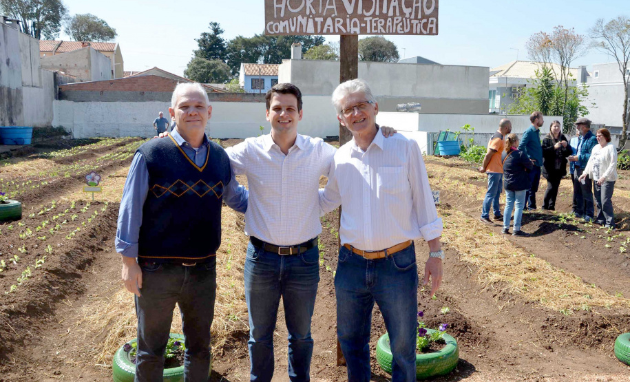 O trabalho de revitalização da Horta Comunitária Visitação, no Bairro Boqueirão, em Curitiba, foi inaugurado nesta sexta-feira (16)