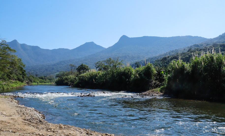 O governador Carlos Massa Ratinho Junior e o prefeito de Guaratuba, Roberto Justus, inauguraram a ponte sobre o Rio Cubatão, em Guaratuba.