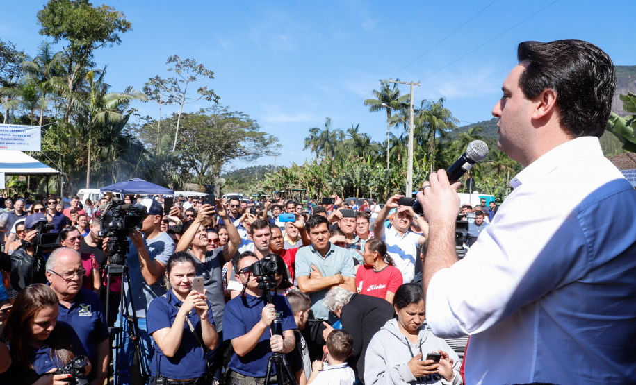 O governador Carlos Massa Ratinho Junior e o prefeito de Guaratuba, Roberto Justus, inauguraram a ponte sobre o Rio Cubatão, em Guaratuba.