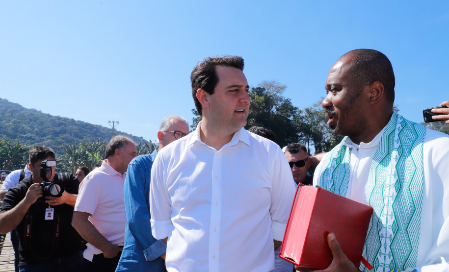O governador Carlos Massa Ratinho Junior e o prefeito de Guaratuba, Roberto Justus, inauguraram a ponte sobre o Rio Cubatão, em Guaratuba.