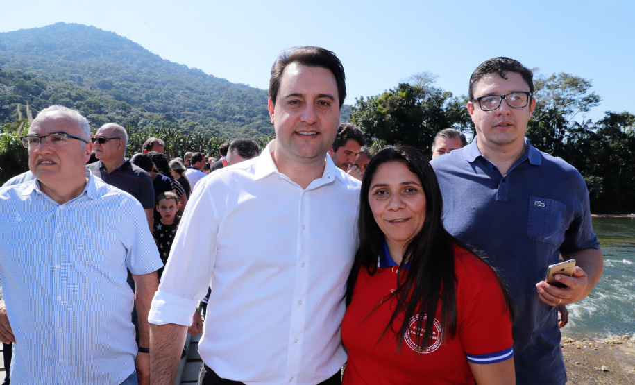 O governador Carlos Massa Ratinho Junior e o prefeito de Guaratuba, Roberto Justus, inauguraram a ponte sobre o Rio Cubatão, em Guaratuba.
