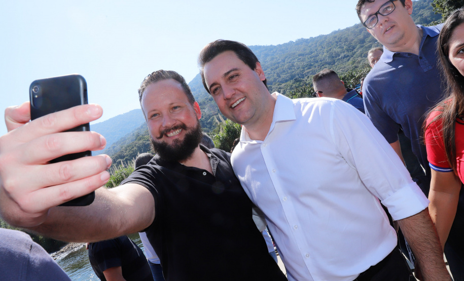 O governador Carlos Massa Ratinho Junior e o prefeito de Guaratuba, Roberto Justus, inauguraram a ponte sobre o Rio Cubatão, em Guaratuba.