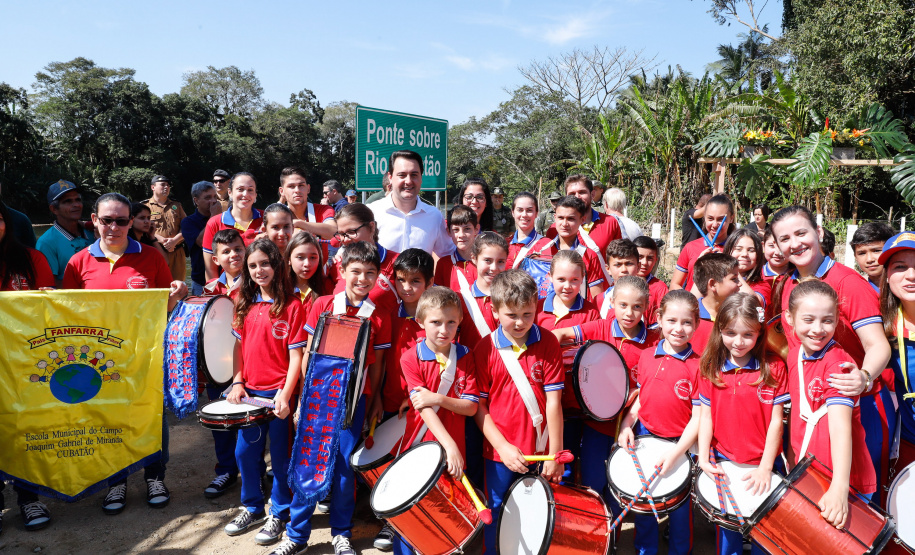 O governador Carlos Massa Ratinho Junior e o prefeito de Guaratuba, Roberto Justus, inauguraram a ponte sobre o Rio Cubatão, em Guaratuba.