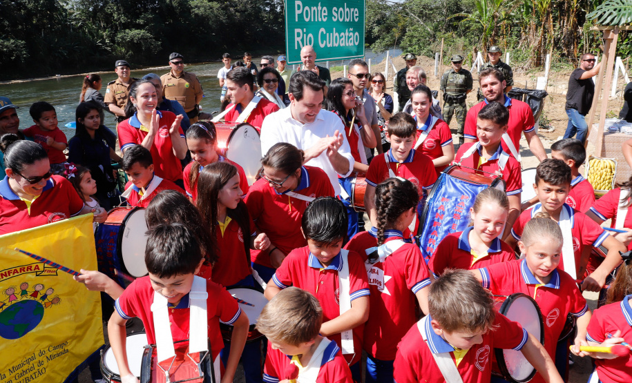 O governador Carlos Massa Ratinho Junior e o prefeito de Guaratuba, Roberto Justus, inauguraram a ponte sobre o Rio Cubatão, em Guaratuba.