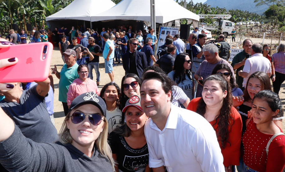 O governador Carlos Massa Ratinho Junior e o prefeito de Guaratuba, Roberto Justus, inauguraram a ponte sobre o Rio Cubatão, em Guaratuba.