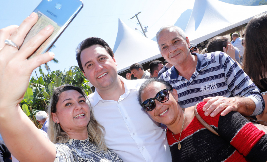 O governador Carlos Massa Ratinho Junior e o prefeito de Guaratuba, Roberto Justus, inauguraram a ponte sobre o Rio Cubatão, em Guaratuba.