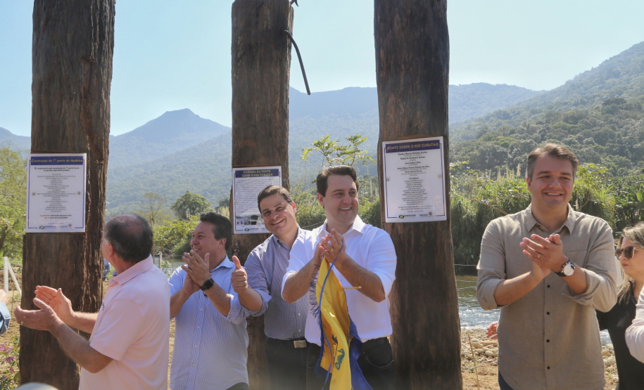 O governador Carlos Massa Ratinho Junior e o prefeito de Guaratuba, Roberto Justus, inauguraram a ponte sobre o Rio Cubatão, em Guaratuba. Foto:Gilson Abreu/AEN