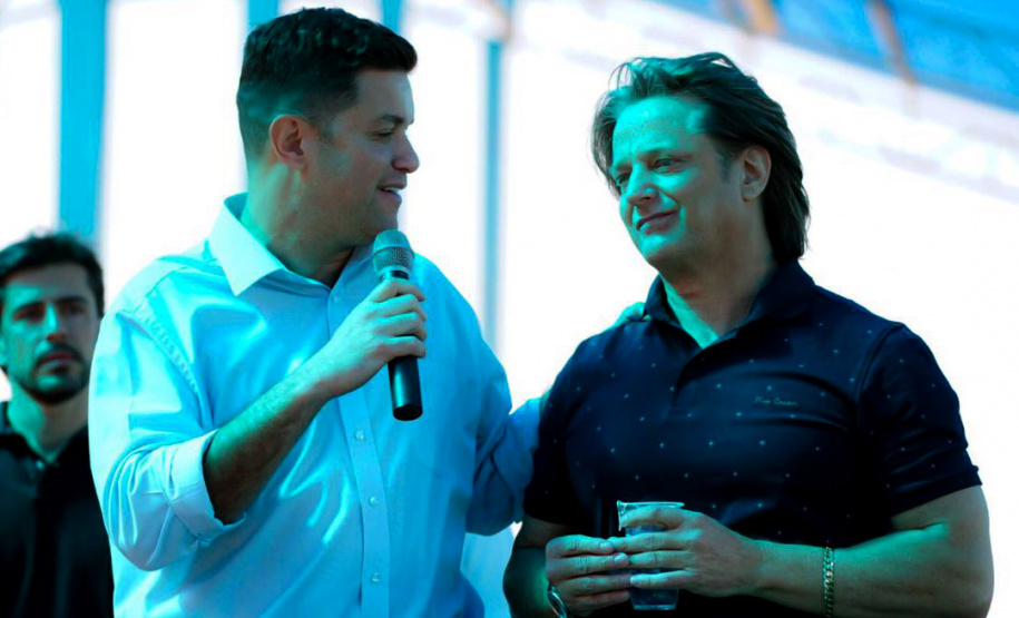 O chefe da Casa Civil do Paraná, Guto Silva, e o prefeito de Santa Tereza do Oeste, Elio Marciniak, inauguraram neste sábado (17) obras que somam mais de R$ 1,5 milhão. Além de novo espaço cultural, a cidade ganhou uma unidade básica de saúde, um barracão industrial e uma ciclovia. FOTO: Casa Civil