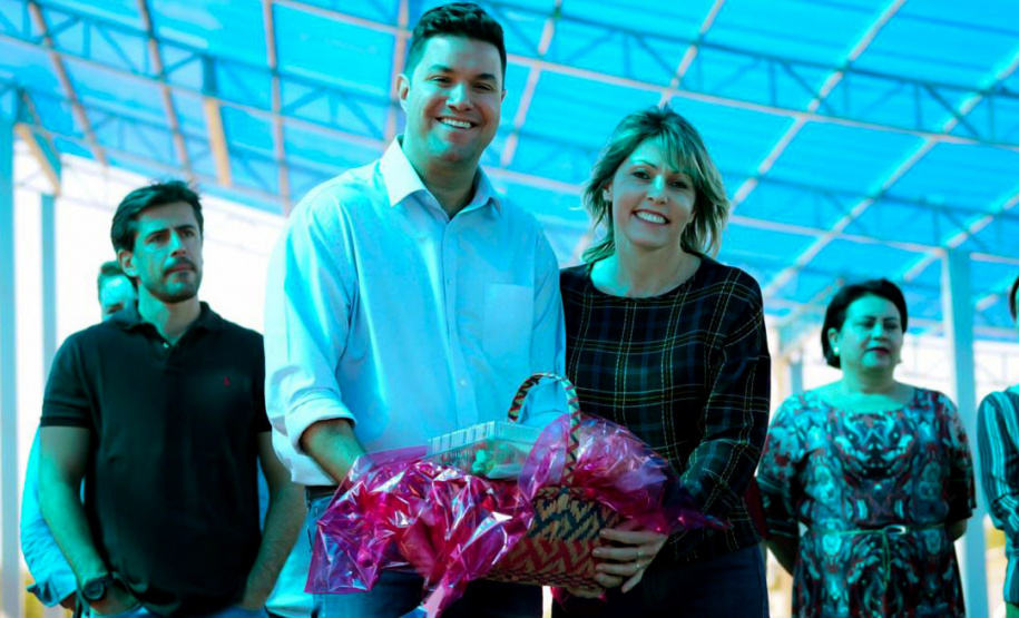 O chefe da Casa Civil do Paraná, Guto Silva, e o prefeito de Santa Tereza do Oeste, Elio Marciniak, inauguraram neste sábado (17) obras que somam mais de R$ 1,5 milhão. Além de novo espaço cultural, a cidade ganhou uma unidade básica de saúde, um barracão industrial e uma ciclovia. FOTO: Casa Civil
