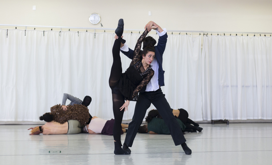 Balé Teatro Guaíra apresenta o projeto Plataforma Novos Criadores. Foto: CCTG