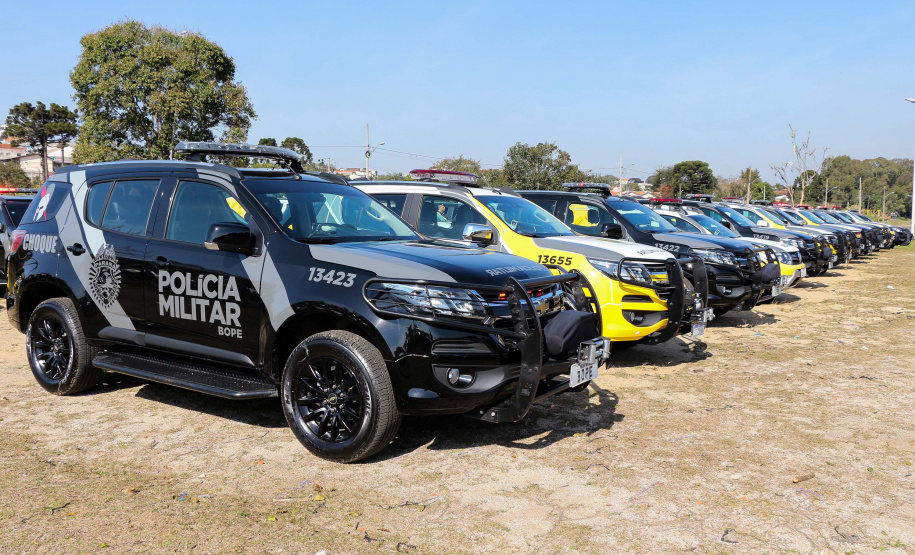 A Polícia Militar realizou duas novas edições da operação Tático Móvel na semana passada em Curitiba. O trabalho preventivo de segurança teve mais de 1,8 mil pessoas e 665 veículos abordados, com 16 prisões e 187 autos de infração lavrados. As ações envolveram 550 policiais entre quinta-feira (15) e sexta-feira (16/08).