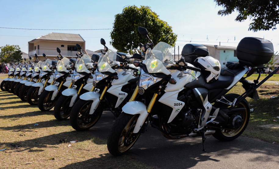 A Polícia Militar realizou duas novas edições da operação Tático Móvel na semana passada em Curitiba. O trabalho preventivo de segurança teve mais de 1,8 mil pessoas e 665 veículos abordados, com 16 prisões e 187 autos de infração lavrados. As ações envolveram 550 policiais entre quinta-feira (15) e sexta-feira (16/08).