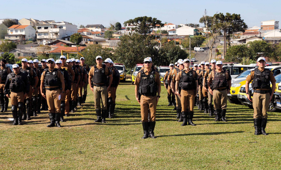 A Polícia Militar realizou duas novas edições da operação Tático Móvel na semana passada em Curitiba. O trabalho preventivo de segurança teve mais de 1,8 mil pessoas e 665 veículos abordados, com 16 prisões e 187 autos de infração lavrados. As ações envolveram 550 policiais entre quinta-feira (15) e sexta-feira (16/08).