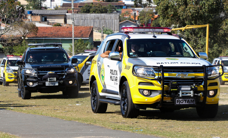 A Polícia Militar realizou duas novas edições da operação Tático Móvel na semana passada em Curitiba. O trabalho preventivo de segurança teve mais de 1,8 mil pessoas e 665 veículos abordados, com 16 prisões e 187 autos de infração lavrados. As ações envolveram 550 policiais entre quinta-feira (15) e sexta-feira (16/08).