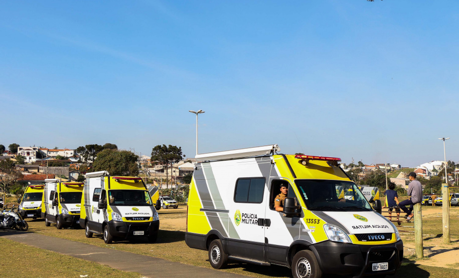 A Polícia Militar realizou duas novas edições da operação Tático Móvel na semana passada em Curitiba. O trabalho preventivo de segurança teve mais de 1,8 mil pessoas e 665 veículos abordados, com 16 prisões e 187 autos de infração lavrados. As ações envolveram 550 policiais entre quinta-feira (15) e sexta-feira (16/08).