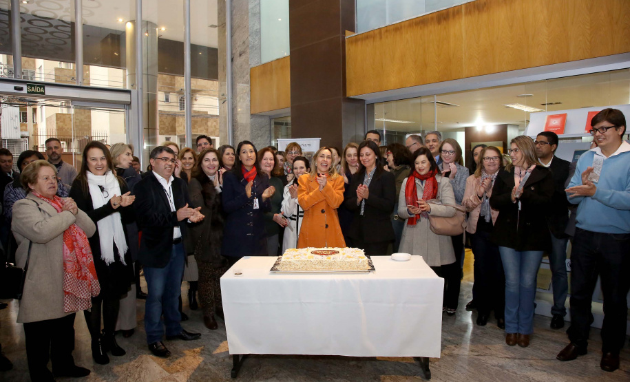 Foi aberta nesta segunda-feira (19) a mostra em comemoração aos 70 anos da Biblioteca da Procuradoria-Geral do Estado. Reunindo documentos históricos da biblioteca e da instituição, a mostra é o pontapé inicial de um trabalho de resgate da história da Procuradoria. A exposição está instalada no hall de entrada da PGE, na Rua Paula Gomes, número 145- bairro São Francisco.