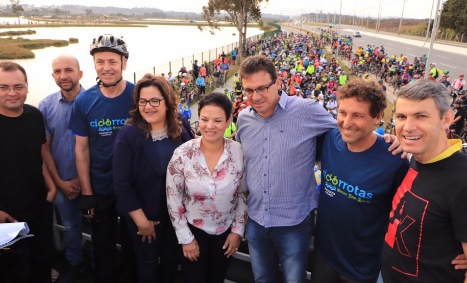 A cidade de Pinhais, na Região Metropolitana de Curitiba (RMC), ganhou no domingo (18) a Ciclorrota Nascentes do Iguaçu. O evento de estreia contou com a participação de milhares de ciclistas que seguiram em uma pedalada de 42 km passando pelos municípios integrantes do circuito – além de Pinhais, Piraquara e Quatro Barras. 
Foto: Divulgação/COMEC