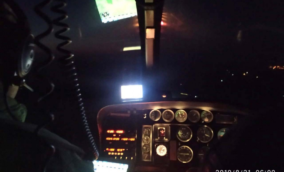 A Polícia Civil do Paraná está nas ruas na manhã desta quarta-feira (21) para a operação “Adsumus”, contra organização criminosa envolvida em tráfico de drogas, tráfico de armas e homicídios. O grupo atua a partir de Quedas do Iguaçu, na região centro-sul do Estado, chefiado por dois irmãos, homem e mulher. As ações contam com o apoio da Polícia Militar. Foto:Divulgação/PCPR