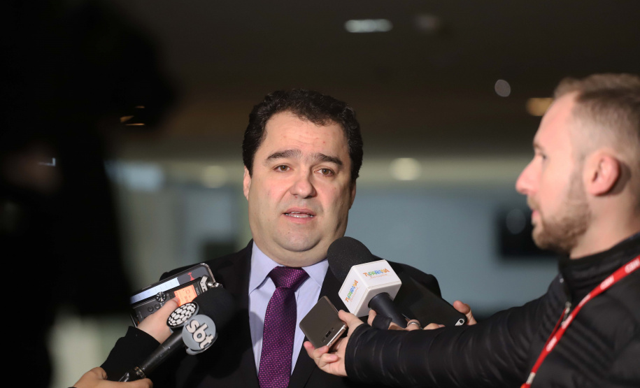 O governador Carlos Massa Ratinho Junior participa da abertura do III Forum Gestão Pública FACIAP, Caminhos do Crescimento. Participaram do evento: o governador de Santa Catarina, Carlos Moisés; Marco Tadeu Barbosa, pres. da Faciap; pres. da Federação das Associações das Empresas de Santa Catarina, Jonny Zulauf; pres. da Celepar, Allan Costa. entre outros. N/F: Marco Tadeu Barbosa, pres. da Faciap.Curitiba, 21- 08- 19.Foto: Arnaldo Alves / ANPr.