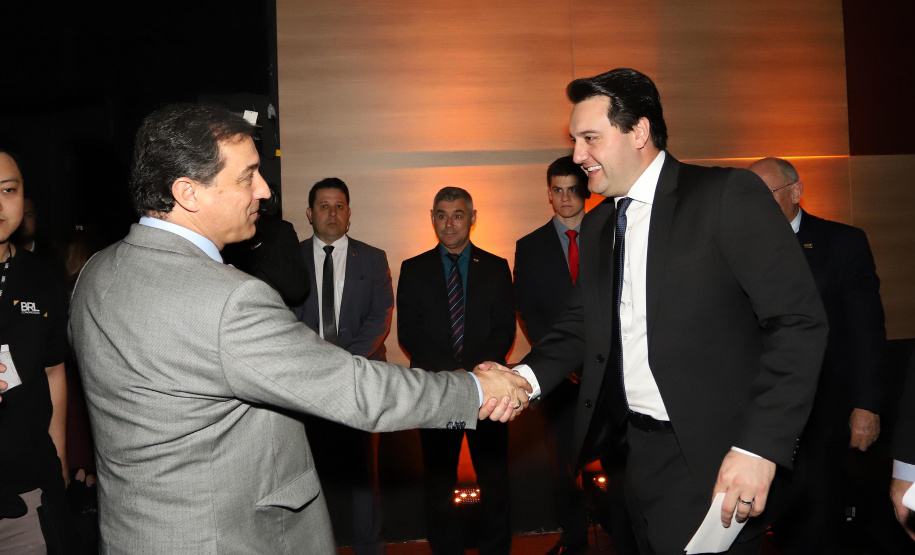 O governador Carlos Massa Ratinho Junior participa da abertura do III Forum Gestão Pública FACIAP, Caminhos do Crescimento. Participaram do evento: o governador: de Santa Catarina, Carlos Moisés; Marco Tadeu Barbosa, pres. da Faciap; pres. da Federação das Associações das Empresas de Santa Catarina, Jonny Zulauf; pres. da Celepar, Allan Costa. entre outros. N/F: governador de Santa Catarina, Carlos Moisés.Curitiba, 21- 08- 19.Foto: Arnaldo Alves / ANPr.