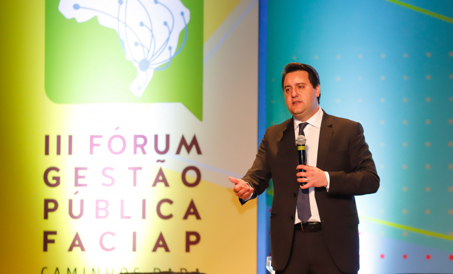 O governador Carlos Massa Ratinho Junior participa da abertura do III Forum Gestão Pública FACIAP, Caminhos do Crescimento.