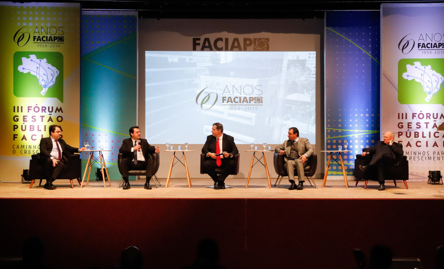 O governador Carlos Massa Ratinho Junior participa da abertura do III Forum Gestão Pública FACIAP, Caminhos do Crescimento.