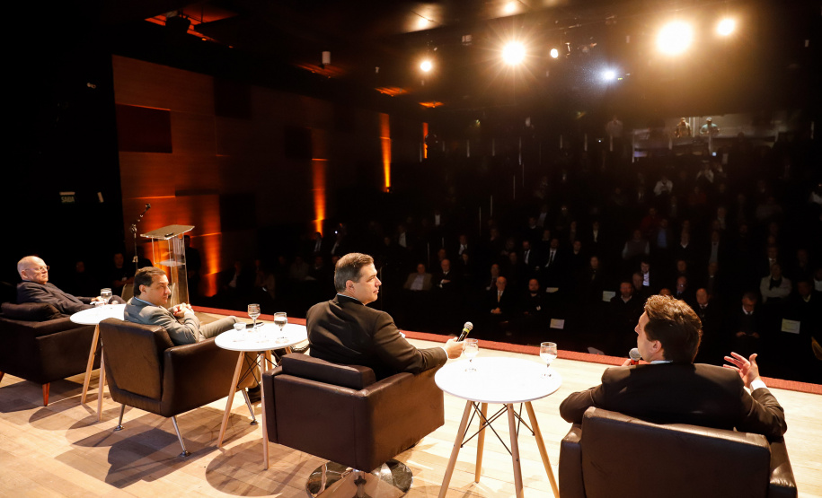 O governador Carlos Massa Ratinho Junior participa da abertura do III Forum Gestão Pública FACIAP, Caminhos do Crescimento.
