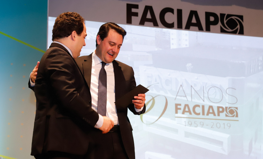 O governador Carlos Massa Ratinho Junior participa da abertura do III Forum Gestão Pública FACIAP, Caminhos do Crescimento.