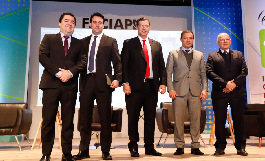 O governador Carlos Massa Ratinho Junior participa da abertura do III Forum Gestão Pública FACIAP, Caminhos do Crescimento.