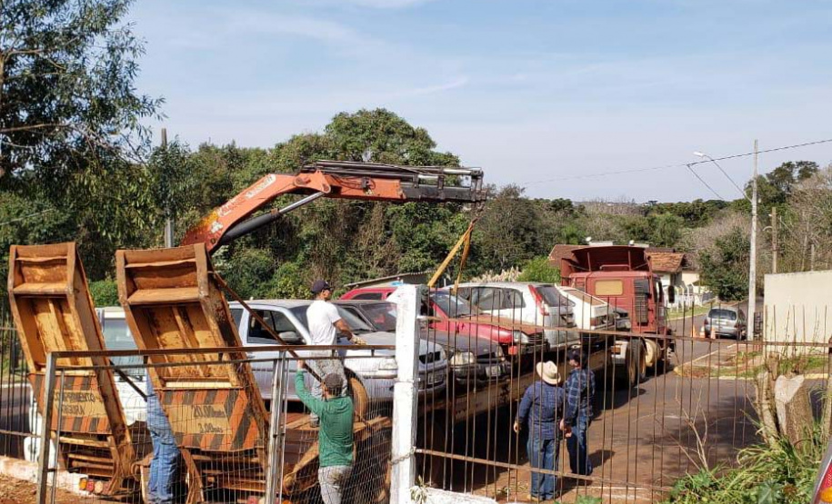 Veículos apreendidos são retirados de pátios de delegacias e vias públicas. Foto: Divulgação/Policia Civil