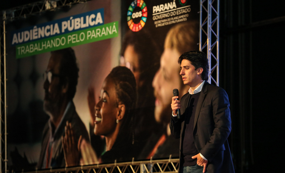Valdemar Bernardo Jorge, secretário de Planejamento do Estado do Paraná na abertura da primeira audiência pública do Plano Plurianual 2020-2023. O encontro acontece no auditório do Museu Oscar Niemeyer, em Curitiba.  Curitiba, 21/08/2019 -Foto: Geraldo Bubniak/AEN