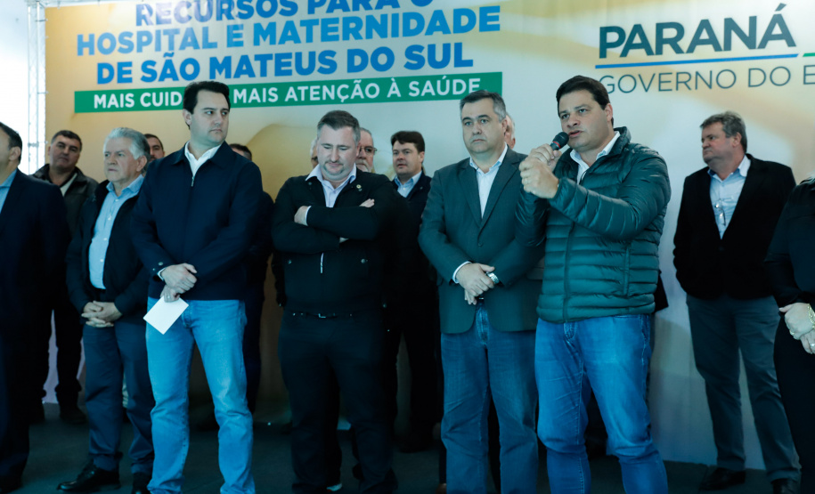 O governador Carlos Massa Ratinho Junior autorizou nesta quinta-feira (22) o início das obras do Hospital e Maternidade Dr. Paulo Fortes, em São Mateus do Sul. A iniciativa é parte do programa estadual de regionalização da Saúde, que tem como objetivo construir centros de especialidades em diversas regiões do Estado.
