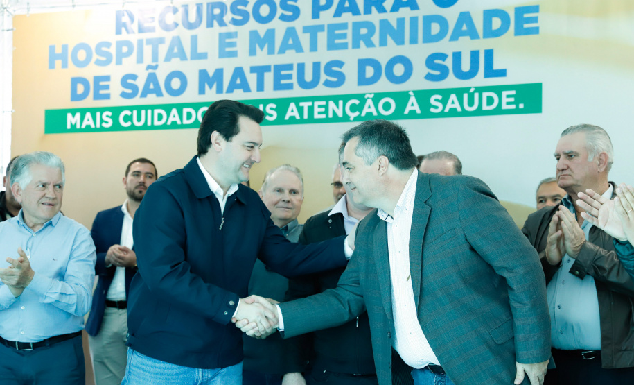 O governador Carlos Massa Ratinho Junior autorizou nesta quinta-feira (22) o início das obras do Hospital e Maternidade Dr. Paulo Fortes, em São Mateus do Sul. A iniciativa é parte do programa estadual de regionalização da Saúde, que tem como objetivo construir centros de especialidades em diversas regiões do Estado.