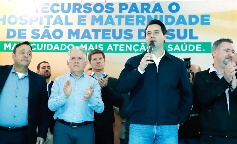 O governador Carlos Massa Ratinho Junior autorizou nesta quinta-feira (22) o início das obras do Hospital e Maternidade Dr. Paulo Fortes, em São Mateus do Sul. A iniciativa é parte do programa estadual de regionalização da Saúde, que tem como objetivo construir centros de especialidades em diversas regiões do Estado.
