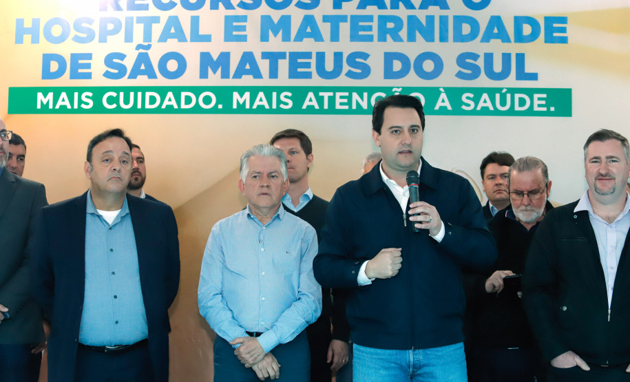 O governador Carlos Massa Ratinho Junior autorizou nesta quinta-feira (22) o início das obras do Hospital e Maternidade Dr. Paulo Fortes, em São Mateus do Sul. A iniciativa é parte do programa estadual de regionalização da Saúde, que tem como objetivo construir centros de especialidades em diversas regiões do Estado.
