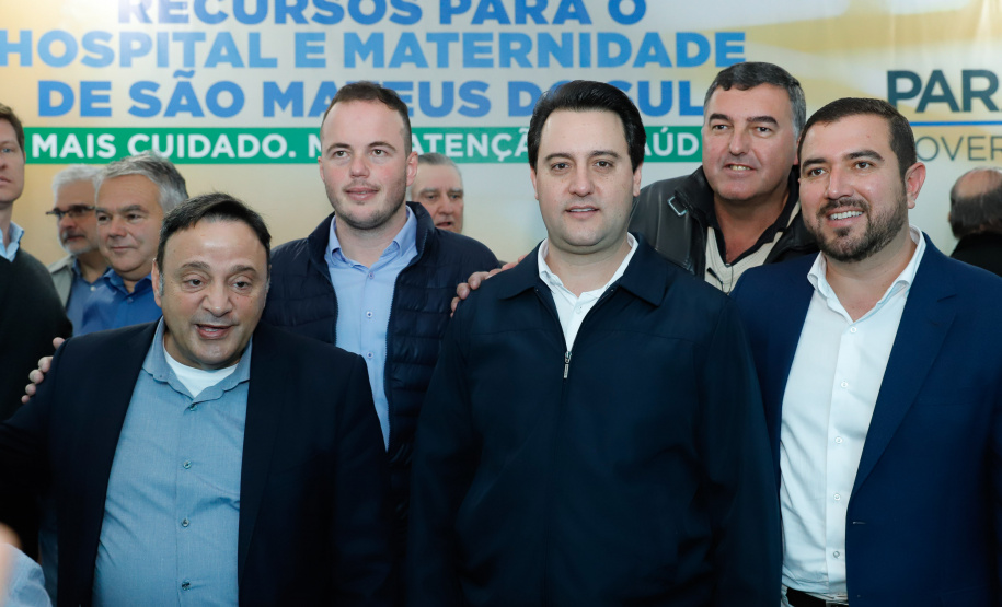 O governador Carlos Massa Ratinho Junior autorizou nesta quinta-feira (22) o início das obras do Hospital e Maternidade Dr. Paulo Fortes, em São Mateus do Sul. A iniciativa é parte do programa estadual de regionalização da Saúde, que tem como objetivo construir centros de especialidades em diversas regiões do Estado.