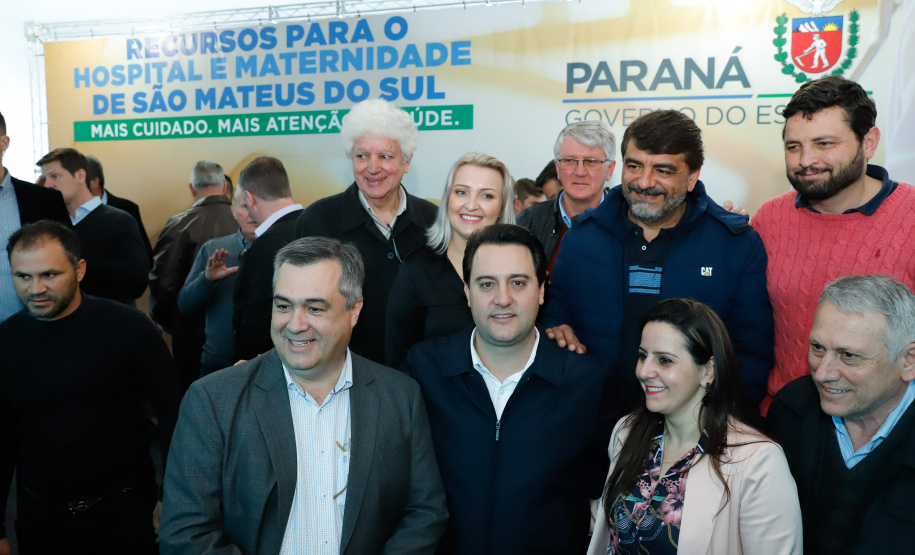 O governador Carlos Massa Ratinho Junior autorizou nesta quinta-feira (22) o início das obras do Hospital e Maternidade Dr. Paulo Fortes, em São Mateus do Sul. A iniciativa é parte do programa estadual de regionalização da Saúde, que tem como objetivo construir centros de especialidades em diversas regiões do Estado.