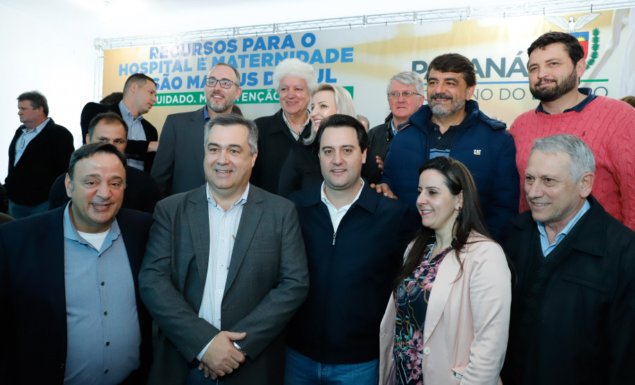 O governador Carlos Massa Ratinho Junior autorizou nesta quinta-feira (22) o início das obras do Hospital e Maternidade Dr. Paulo Fortes, em São Mateus do Sul. A iniciativa é parte do programa estadual de regionalização da Saúde, que tem como objetivo construir centros de especialidades em diversas regiões do Estado.