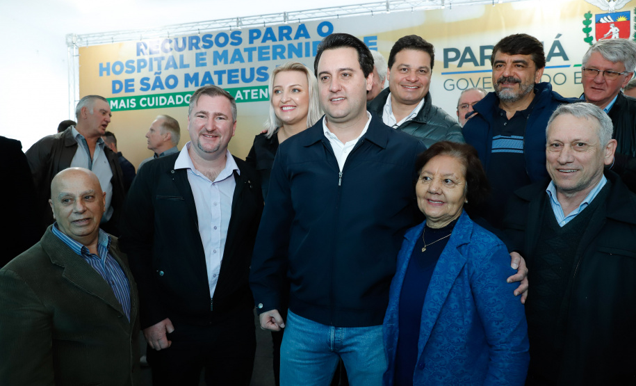O governador Carlos Massa Ratinho Junior autorizou nesta quinta-feira (22) o início das obras do Hospital e Maternidade Dr. Paulo Fortes, em São Mateus do Sul. A iniciativa é parte do programa estadual de regionalização da Saúde, que tem como objetivo construir centros de especialidades em diversas regiões do Estado.