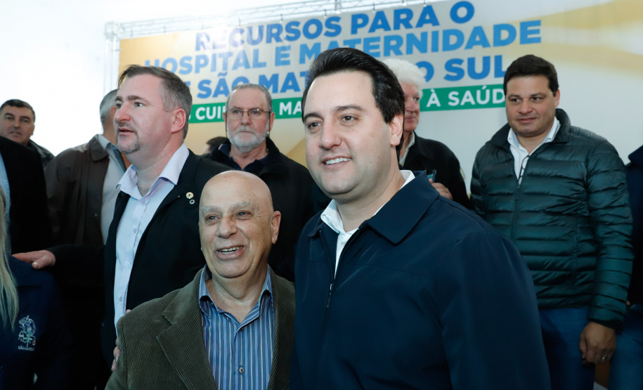 O governador Carlos Massa Ratinho Junior autorizou nesta quinta-feira (22) o início das obras do Hospital e Maternidade Dr. Paulo Fortes, em São Mateus do Sul. A iniciativa é parte do programa estadual de regionalização da Saúde, que tem como objetivo construir centros de especialidades em diversas regiões do Estado.