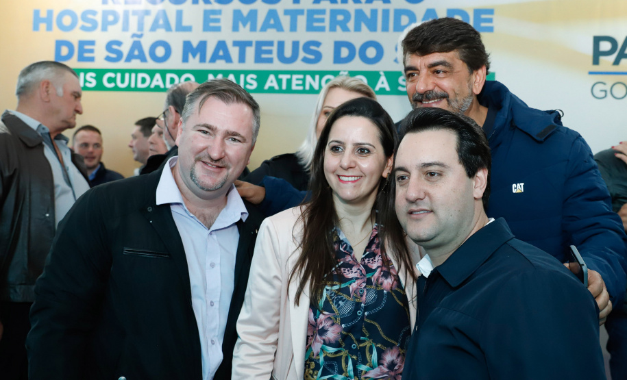 O governador Carlos Massa Ratinho Junior autorizou nesta quinta-feira (22) o início das obras do Hospital e Maternidade Dr. Paulo Fortes, em São Mateus do Sul. A iniciativa é parte do programa estadual de regionalização da Saúde, que tem como objetivo construir centros de especialidades em diversas regiões do Estado.