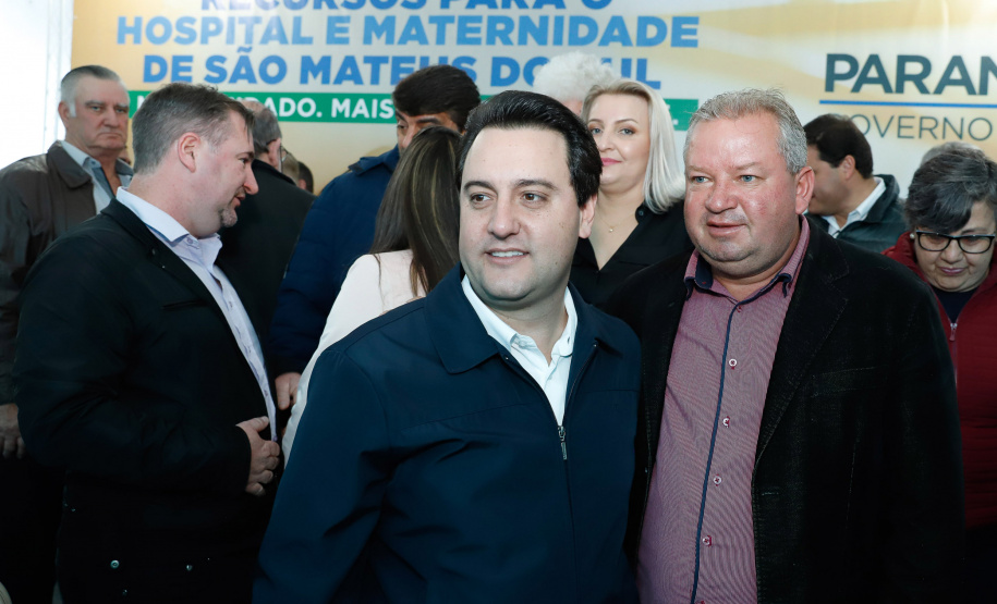 O governador Carlos Massa Ratinho Junior autorizou nesta quinta-feira (22) o início das obras do Hospital e Maternidade Dr. Paulo Fortes, em São Mateus do Sul. A iniciativa é parte do programa estadual de regionalização da Saúde, que tem como objetivo construir centros de especialidades em diversas regiões do Estado.