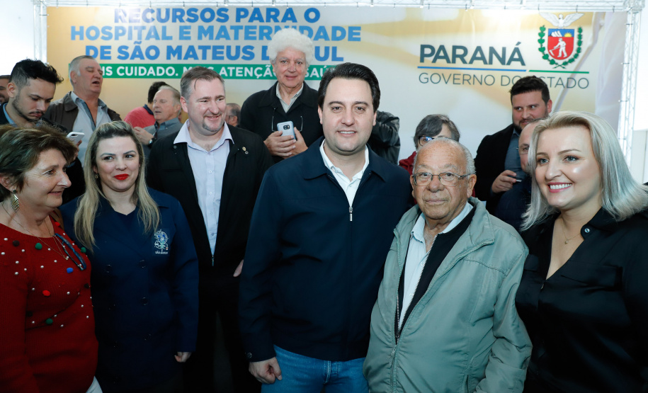 O governador Carlos Massa Ratinho Junior autorizou nesta quinta-feira (22) o início das obras do Hospital e Maternidade Dr. Paulo Fortes, em São Mateus do Sul. A iniciativa é parte do programa estadual de regionalização da Saúde, que tem como objetivo construir centros de especialidades em diversas regiões do Estado.