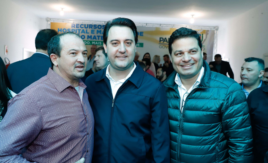 O governador Carlos Massa Ratinho Junior autorizou nesta quinta-feira (22) o início das obras do Hospital e Maternidade Dr. Paulo Fortes, em São Mateus do Sul. A iniciativa é parte do programa estadual de regionalização da Saúde, que tem como objetivo construir centros de especialidades em diversas regiões do Estado.