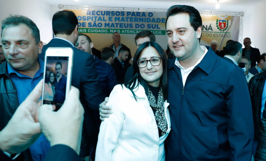 O governador Carlos Massa Ratinho Junior autorizou nesta quinta-feira (22) o início das obras do Hospital e Maternidade Dr. Paulo Fortes, em São Mateus do Sul. A iniciativa é parte do programa estadual de regionalização da Saúde, que tem como objetivo construir centros de especialidades em diversas regiões do Estado.